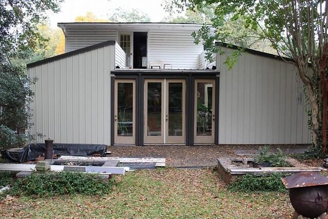 Backyard2017-11-06 new cladding and brown door trim
