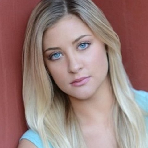 FriendRequestHeadshot-AlexandraBartee1